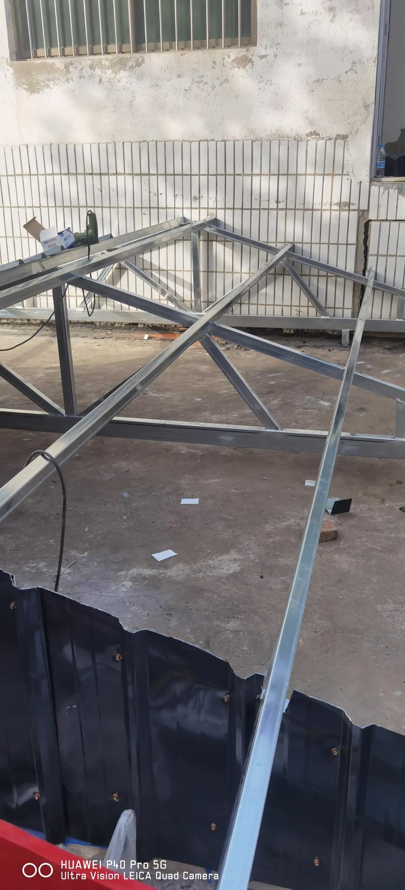 安装主房彩钢瓦是否需要特别注意风水布局？