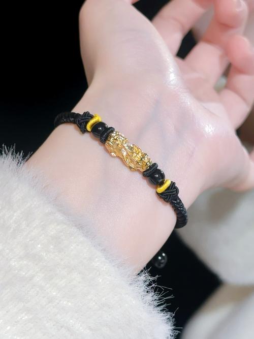 命格不聚财的女性该如何佩戴饰品来招财？