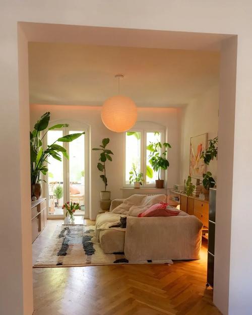 客厅放置床铺睡觉，这样的风水布局合适吗？