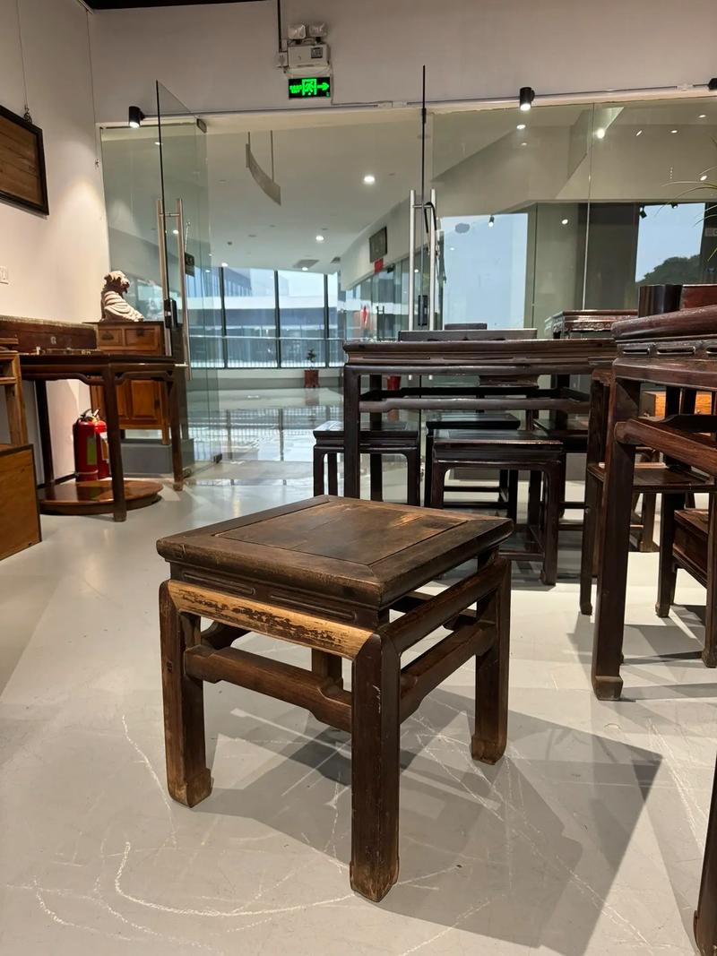 客厅方凳的风水讲究有哪些注意事项？