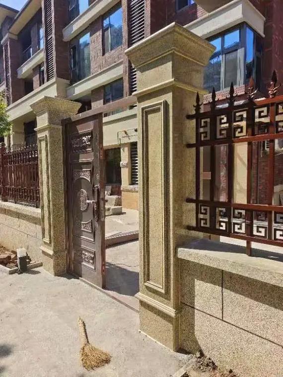 室外柱子布局对风水有何具体影响？