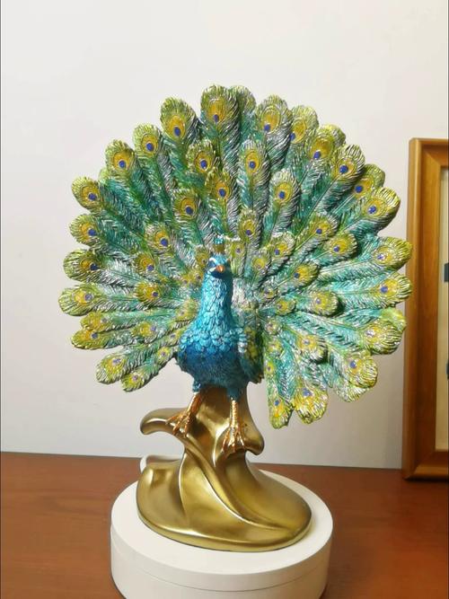 孔雀摆放在家中对财运有何风水影响？