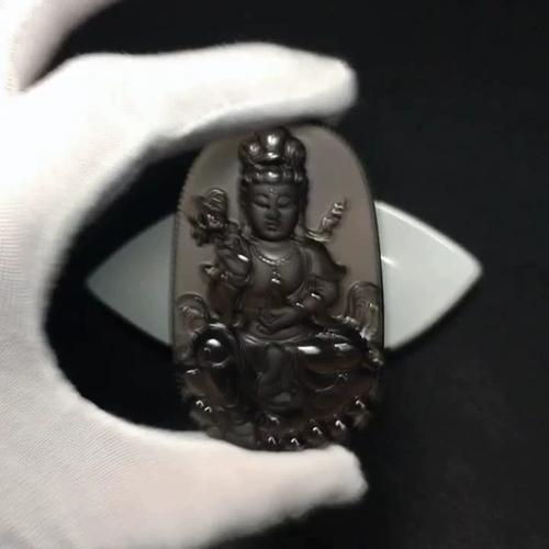 杨柳命的人适合佩戴什么首饰？白蜡金命的人又适合佩戴什么饰品呢？