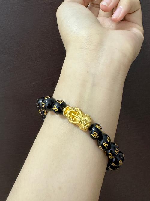 男孩命理缺水，适合佩戴什么饰品来改善运势呢？