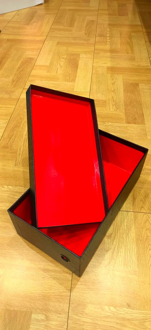 风水鞋盒可以用红色搭配吗？哪种颜色更合适？