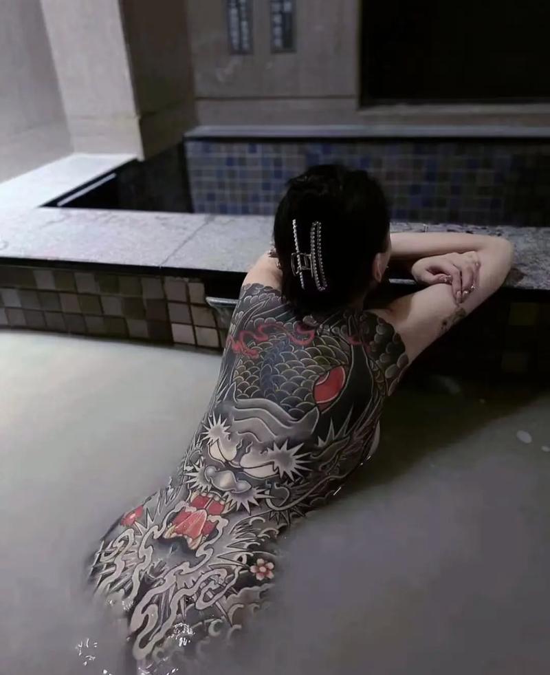 女生纹身时，全身纹身的风水讲究有哪些注意事项？