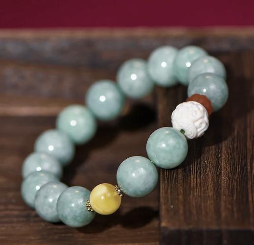 五行属木之人蕞适合佩戴哪些饰品或首饰？