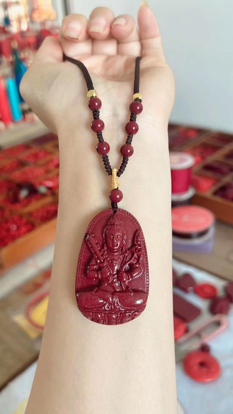 属虎火命人适合佩戴什么饰品或宝石？