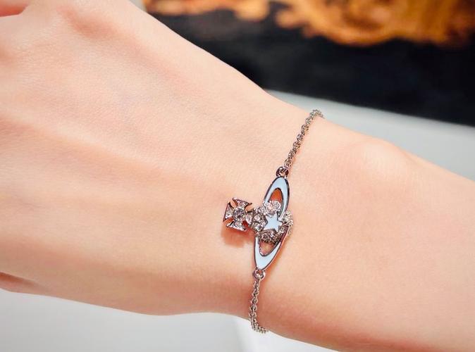 上土命的人最适合佩戴什么样的首饰？有没有什么推荐？