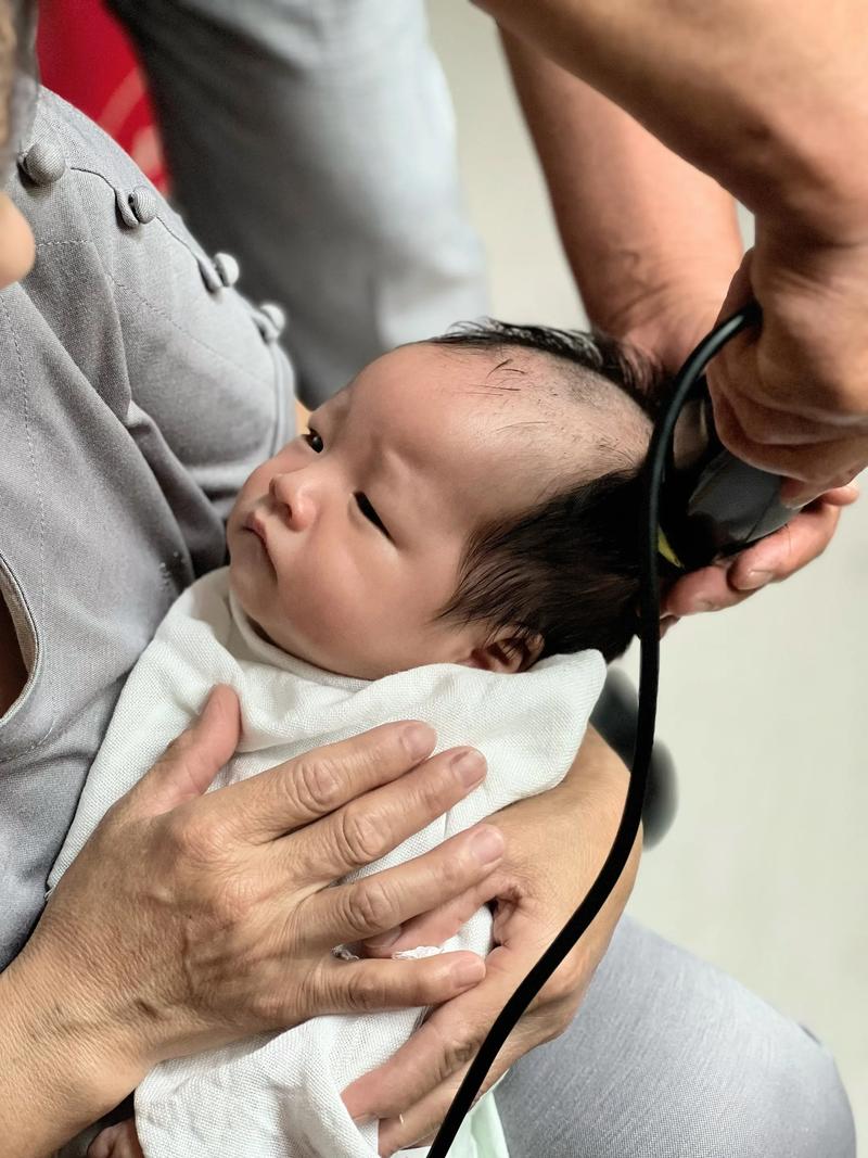 2026年4月6日农历二月十九剃胎发吉不吉利，今天适合剃胎发吗？