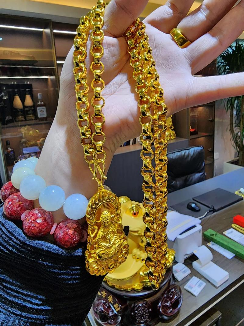 山下火命男孩喜欢什么，金箔金命女人最适合佩戴哪种首饰？