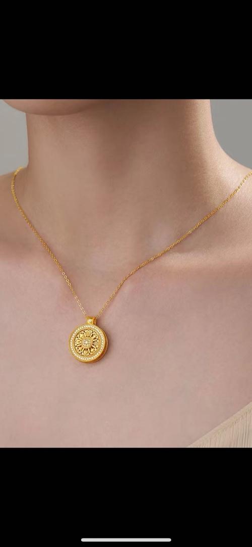 83年大海水命的人适合佩戴什么饰品？有没有什么特别推荐？