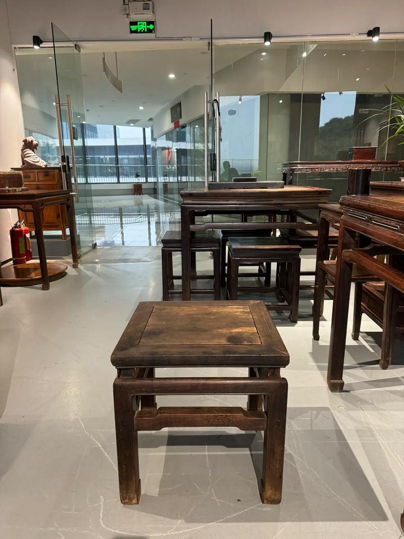 客厅方凳的风水讲究有哪些注意事项？