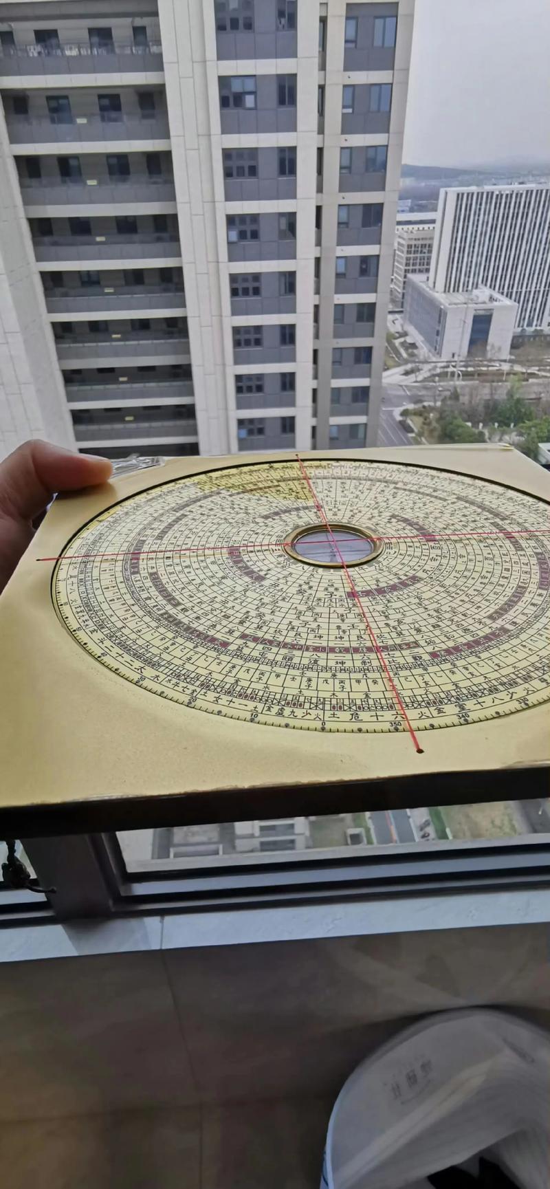 今年庚兼酉，这样的风水布局可行吗？