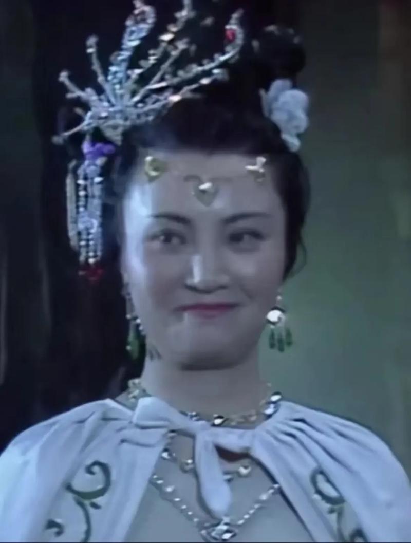 女人白骨精命格如何为白骨夫人命格？