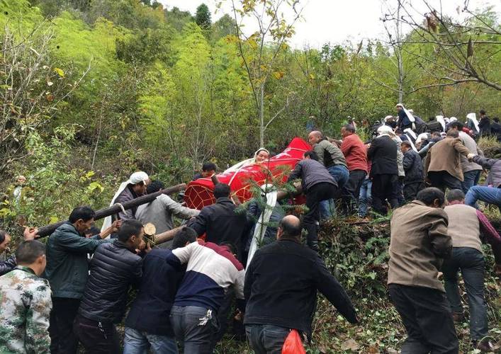 下葬死人时是否真的需要考虑风水问题？