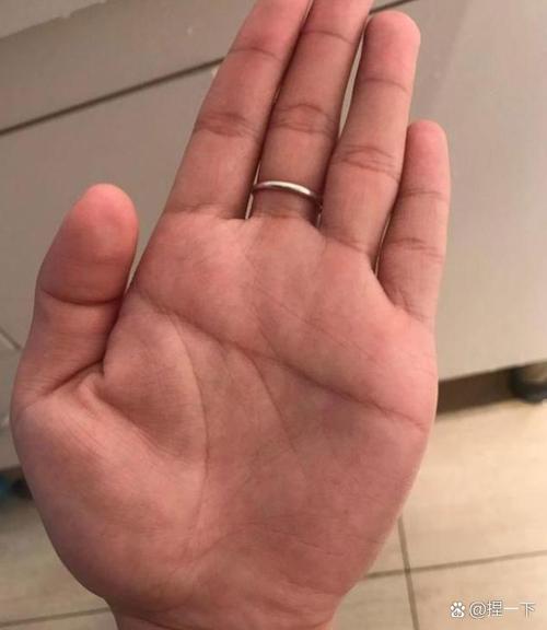 双手断掌男子命运如何？男人左手断掌命运吉凶如何？