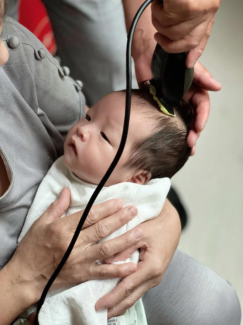 2026年4月6日农历二月十九剃胎发吉不吉利，今天适合剃胎发吗？