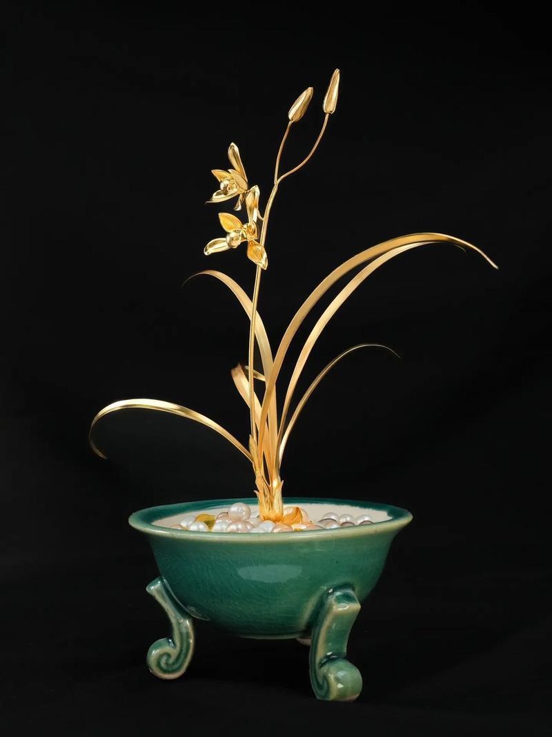 本命年男生适合佩戴什么饰品来应运兰花命？