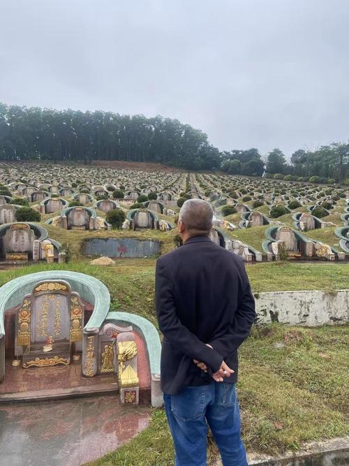 墓地附近有人居住，那里的风水环境怎么样呢？