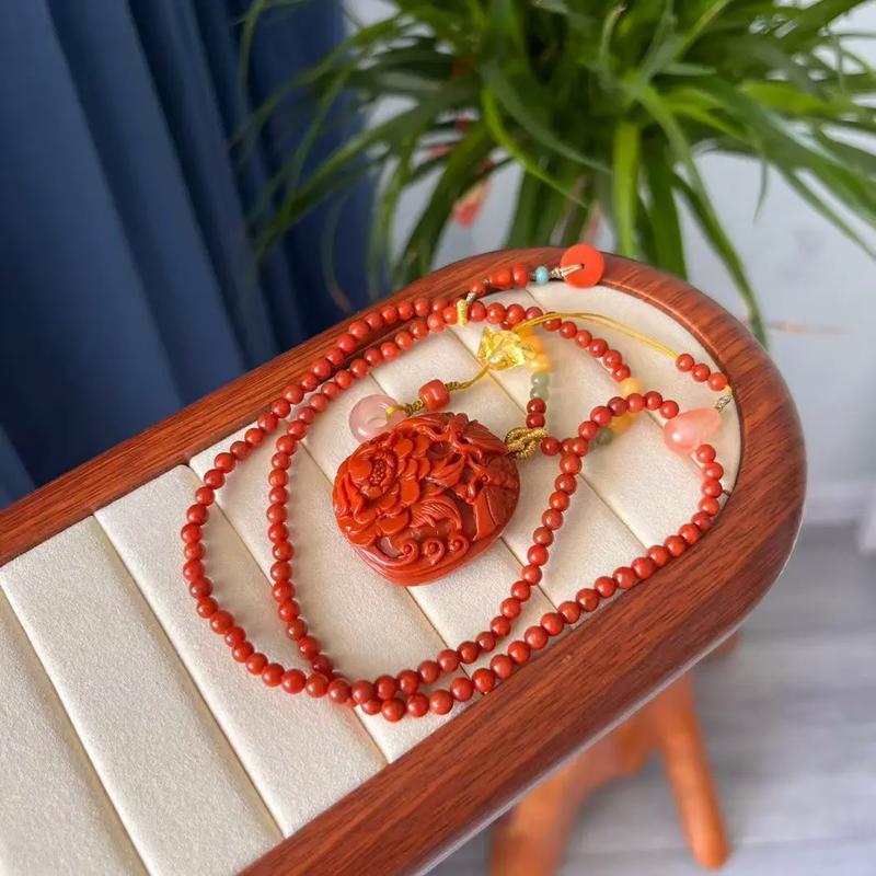 南红适合哪些命格的人佩戴？女性佩戴南红有什么吉祥寓意？