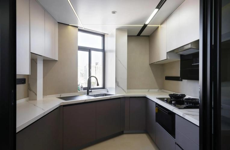 厨房异型布局对家居风水有怎样的影响？