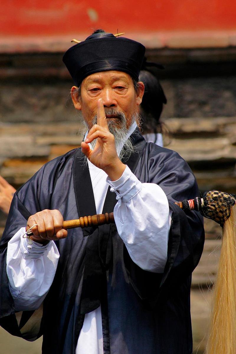 出家当道士有工资吗？道士命和尚命是什么意思？