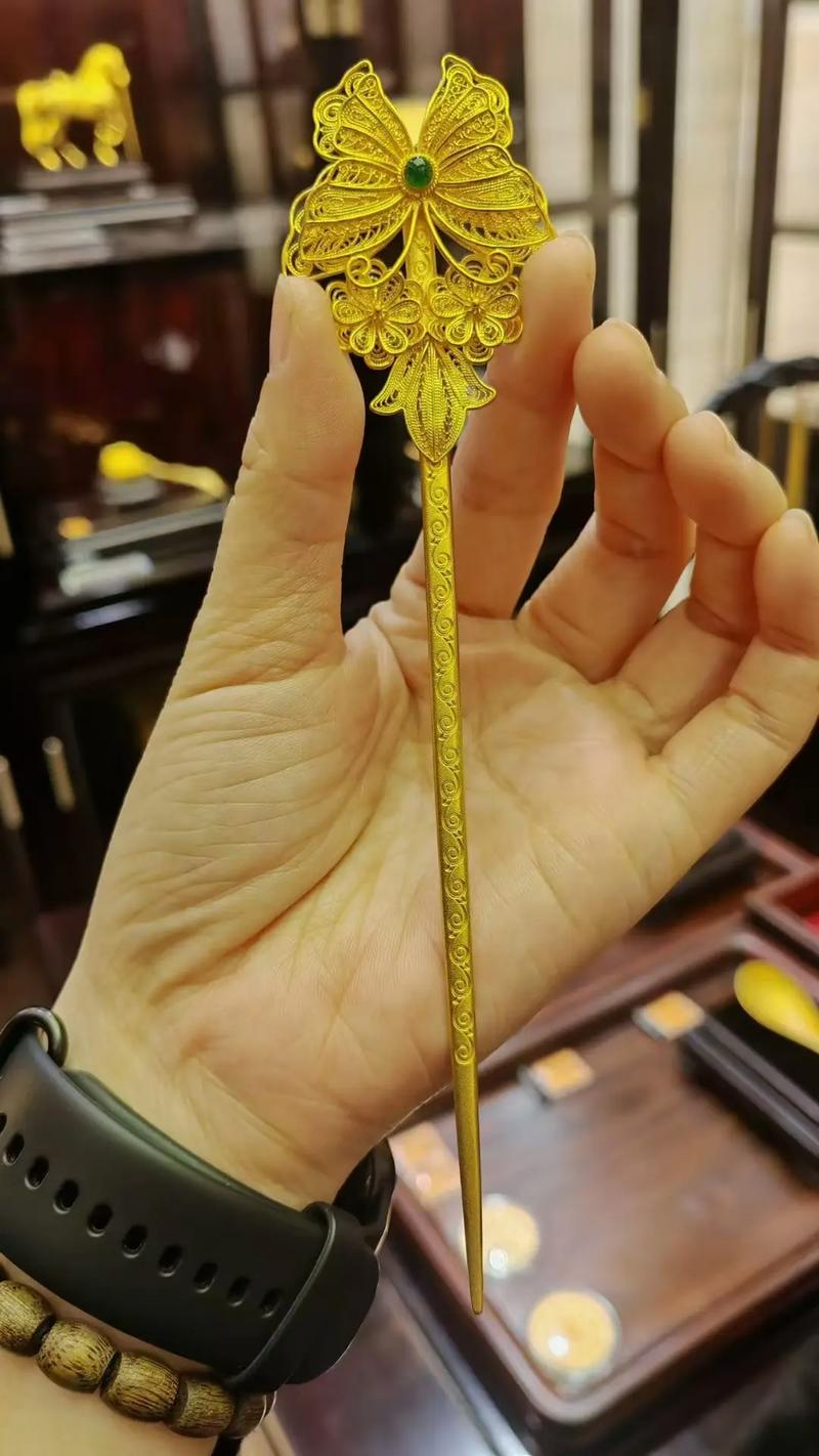 土命人适合佩戴哪种簪子或饰品以招财转运？