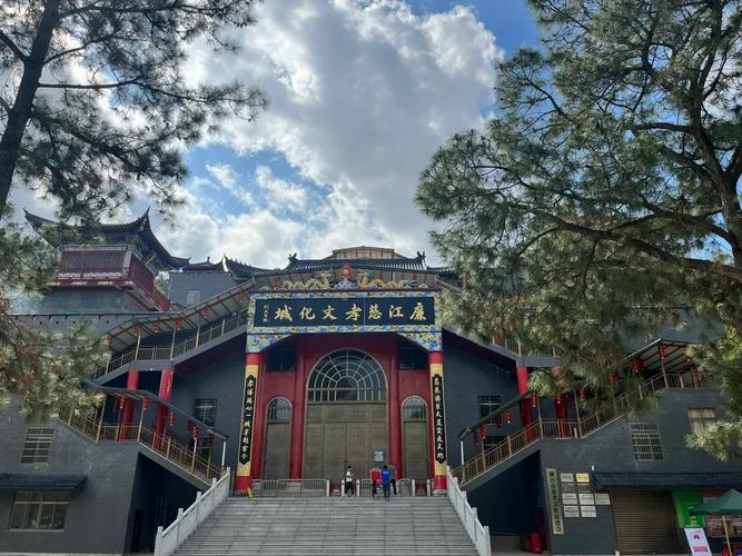 廉江市有哪些著名的留题风水景点值得一看？