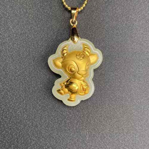 涧下水命属牛戴什么好？