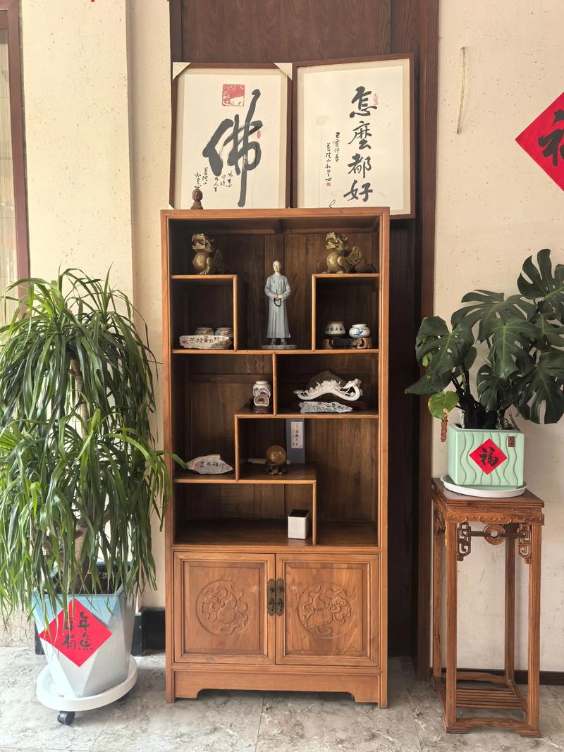 家里摆放展柜风水上是否适宜？