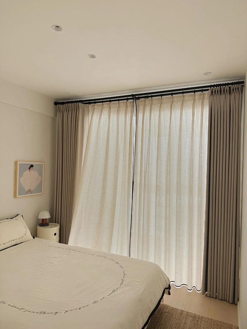 卧室没有安装窗帘，这样的布局对风水有影响吗？