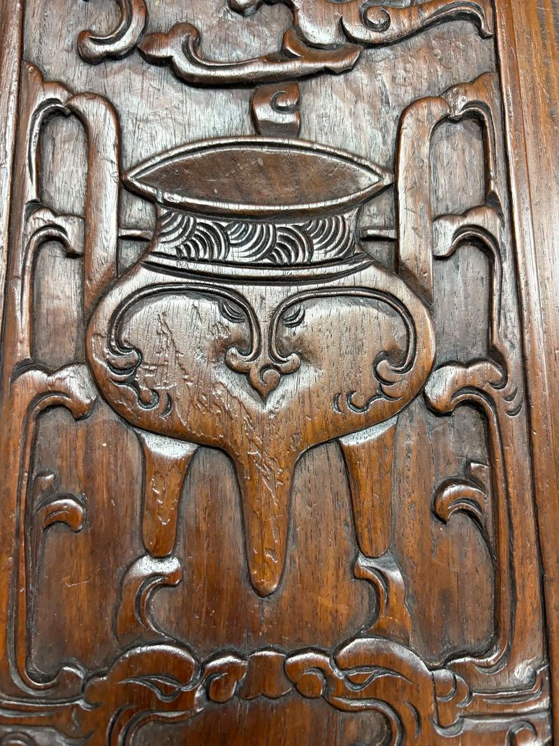 家具雕刻龙纹对家居风水有何具体影响？