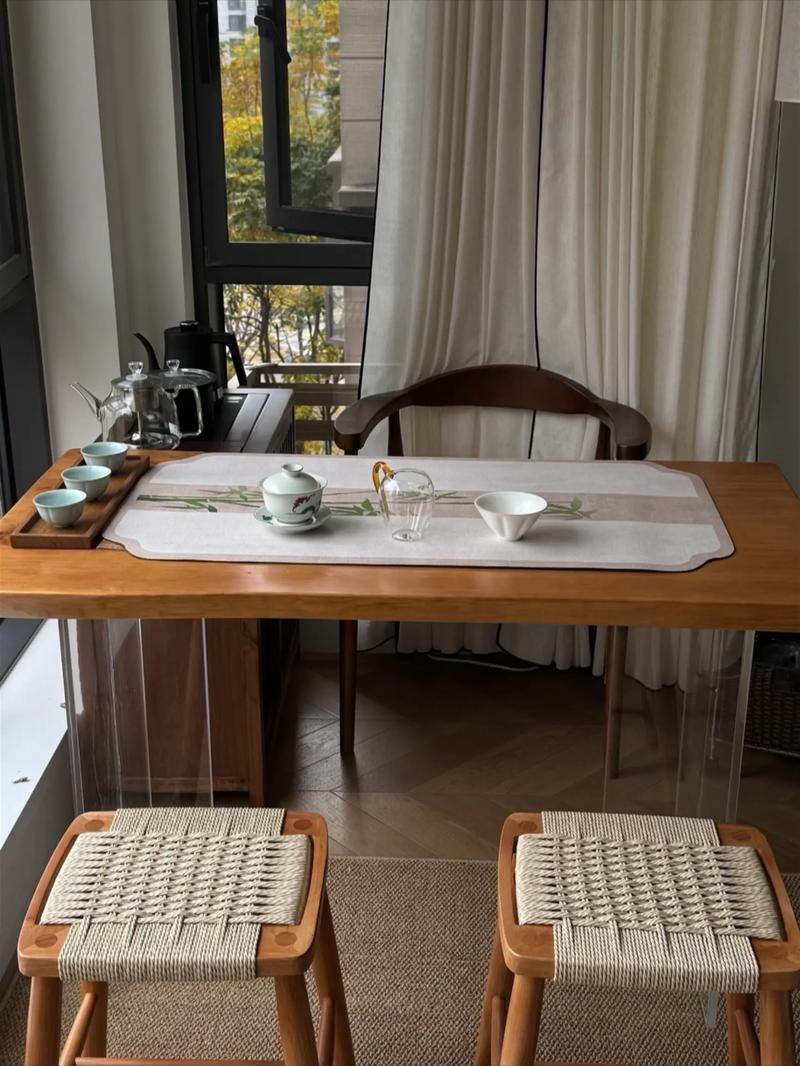 阳台摆放餐桌风水如何，是否吉利？