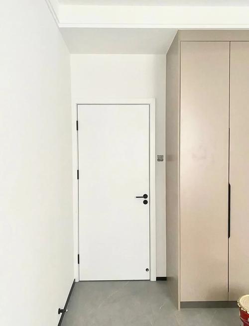 房门白色会对家居风水产生怎样的影响呢？