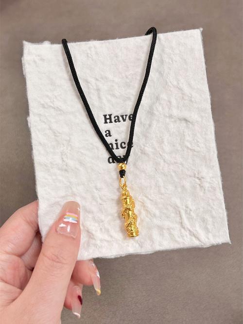 本命年适合佩戴金链子吗？有没有什么命理适合戴金链子？