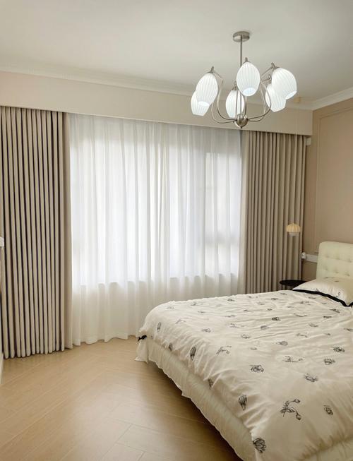 卧室风水适合用纯色窗帘吗？