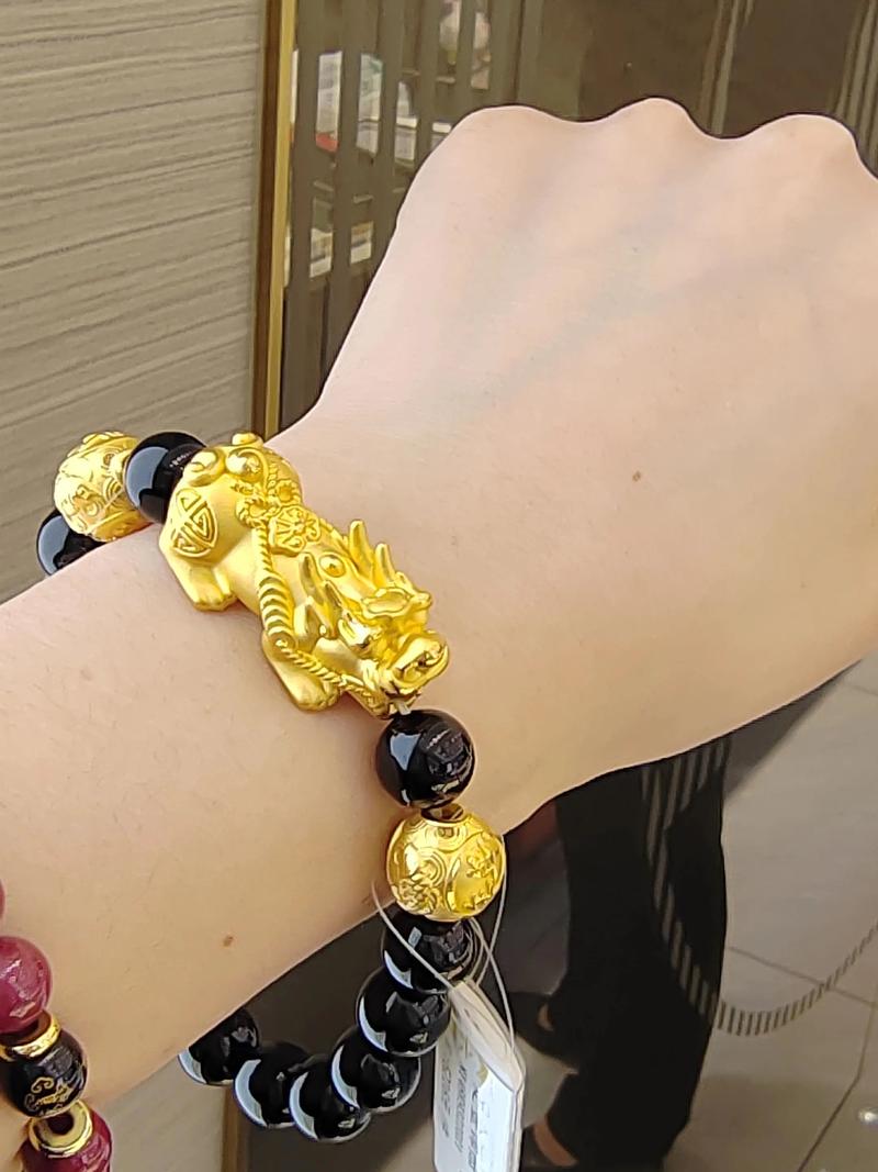 金命之人适合佩戴何种首饰，能彰显其独特气质和劲头？