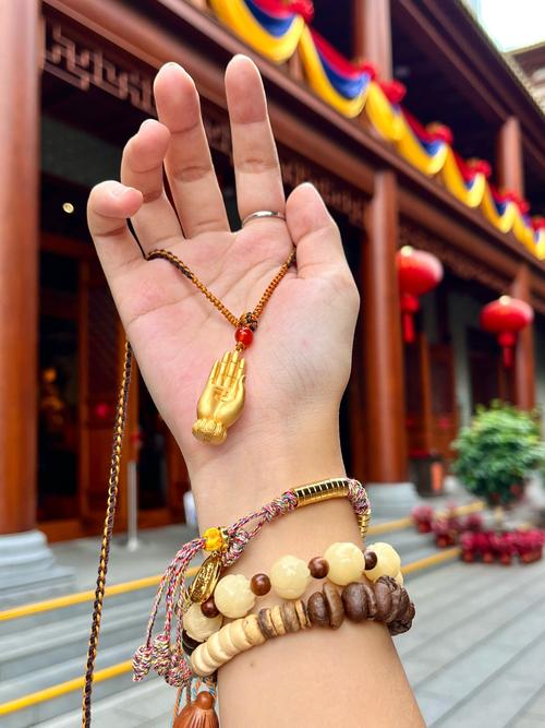 大林木命适合佩戴什么饰品可以招财转运？