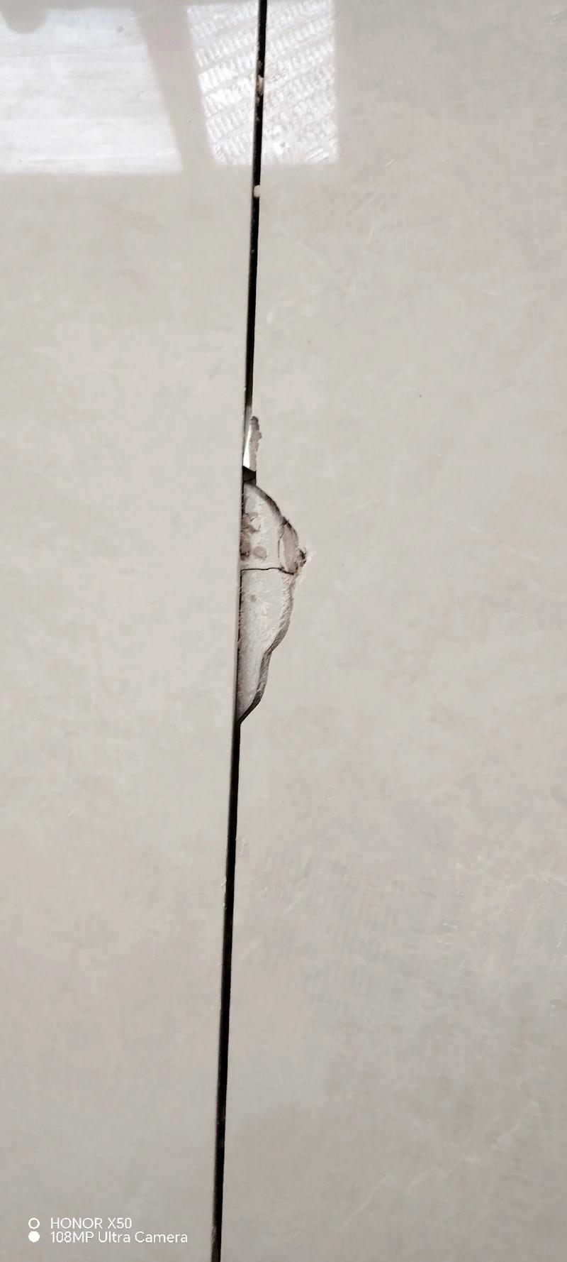 客厅地砖损坏会对家居风水产生什么影响？