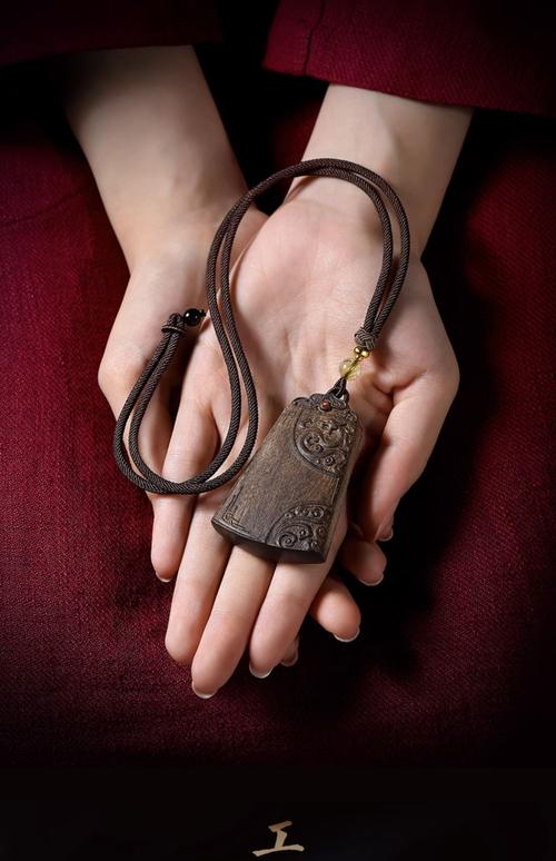 平地木命适合佩戴哪种饰品？木命人带什么首饰最合适？